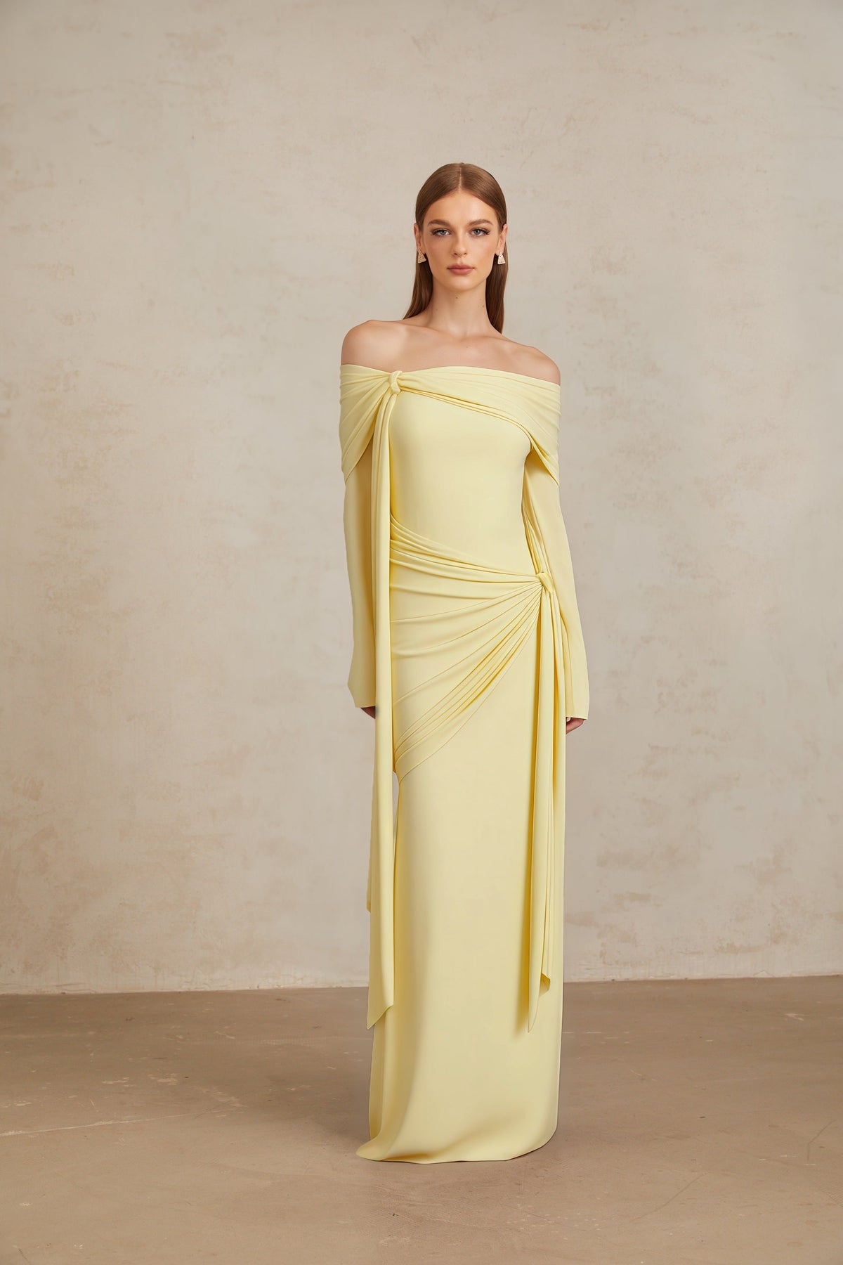 Vestido largo con hombros descubiertos LUMARIA™