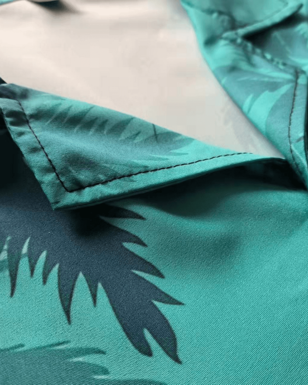 Camisa SunWave™ Retro Miami – Una camiseta elegante para el año 80