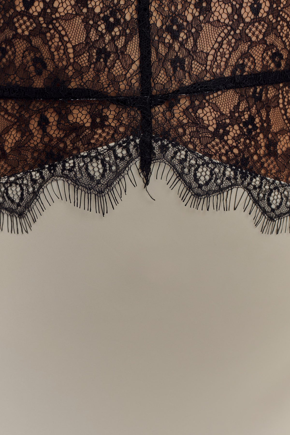 ZAFIRA™ – Moda elegante y atractiva