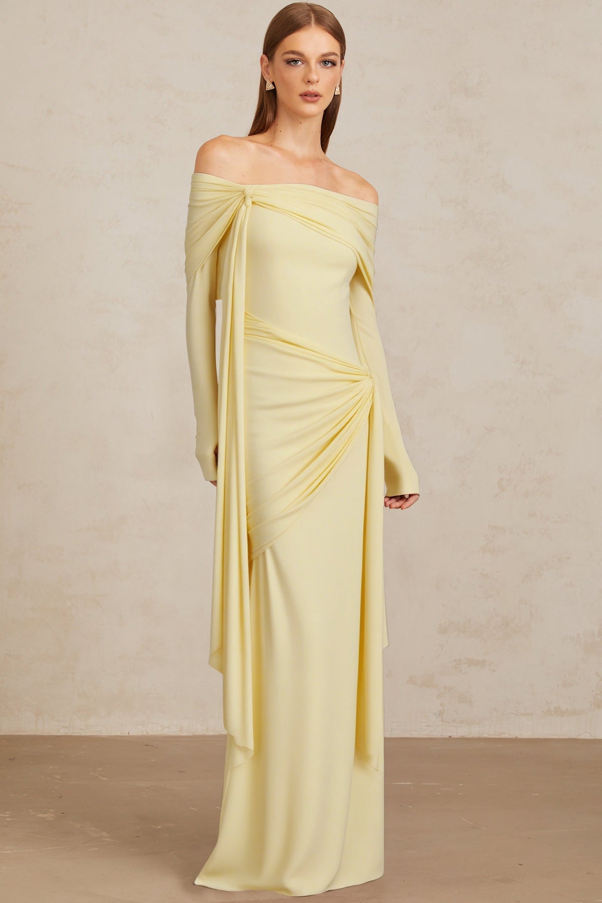 Vestido largo con hombros descubiertos LUMARIA™