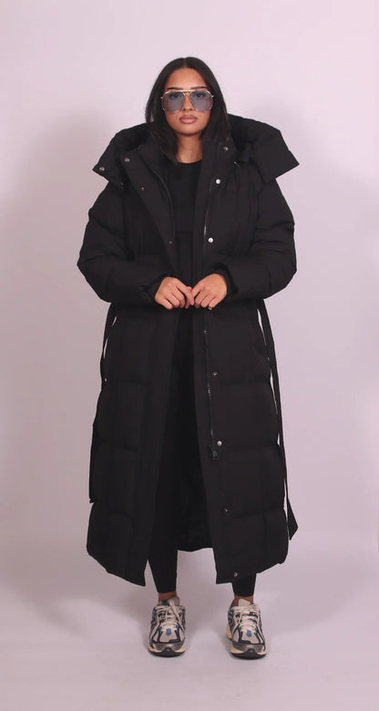 Vellura™ – Cappotto Lungo Invernale Imbottito con Cintura