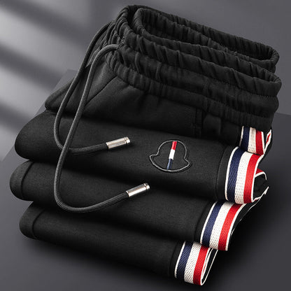 Novus | El joggingpak para un look deportivo y de malla