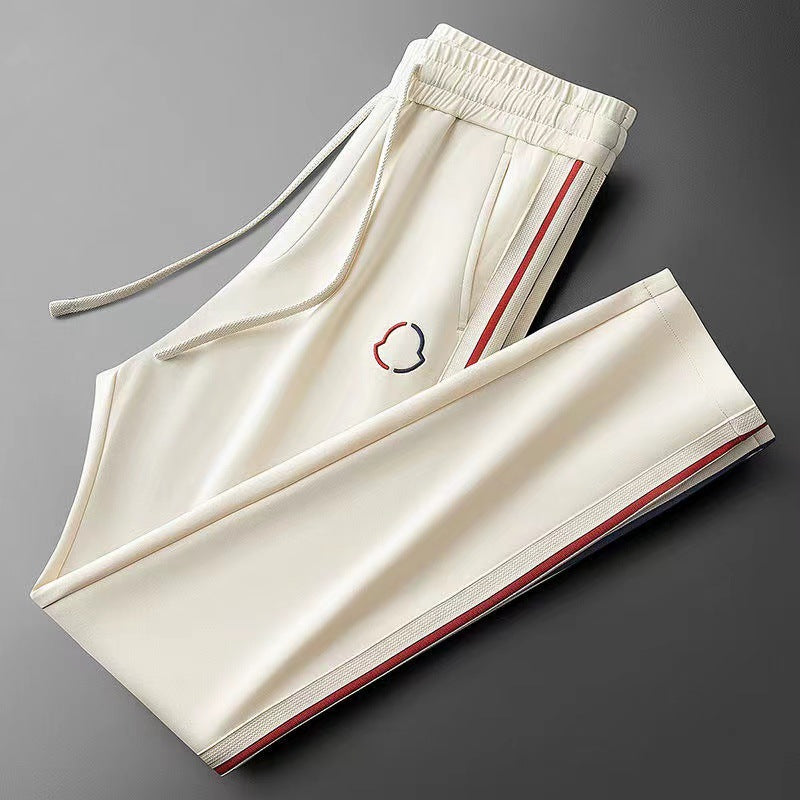 Novus | El joggingpak para un look deportivo y de malla
