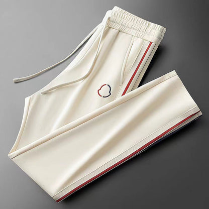 Novus | El joggingpak para un look deportivo y de malla